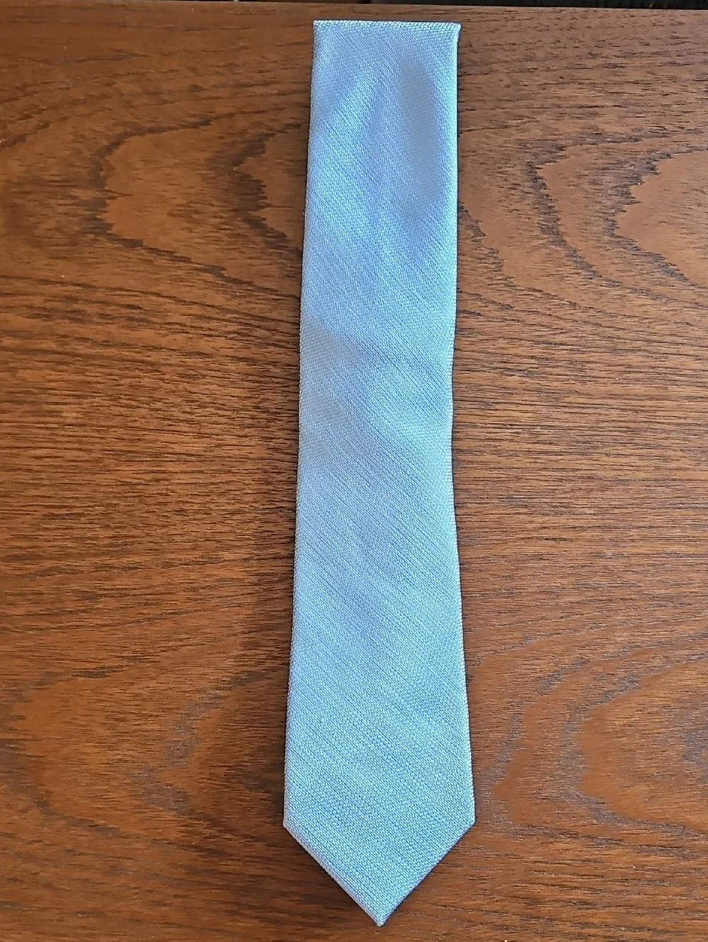 **NWT** Ligh Blue Calvin Klein Silk Tie Blend